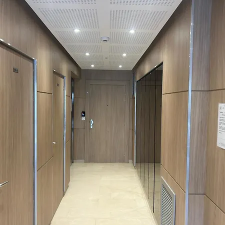 Neuf Et équipé à Deux Pas De La Et Face Au Casino En Plein Centre * Menton