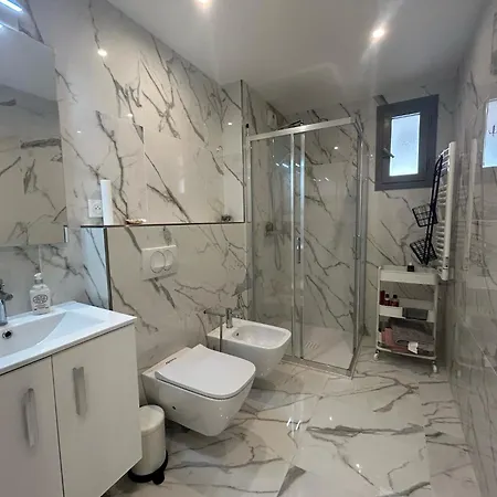 Neuf Et équipé à Deux Pas De La Et Face Au Casino En Plein Centre Appartement